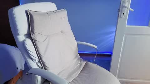 Snapshot of basystem8 chatting on April 11, 2026, 7:45 am BASY online show from April 11, 2026, 7:45 am