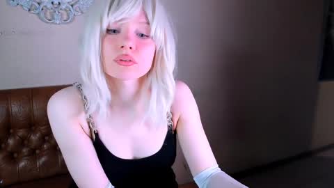 Snapshot of bat_laughing_bat chatting on April 7, 2026, 10:53 pm Ask me online show from April 7, 2026, 10:53 pm