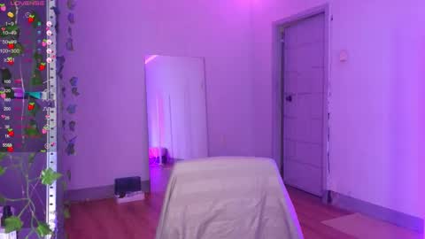 mett online show from October 7, 2025, 2:36 pm