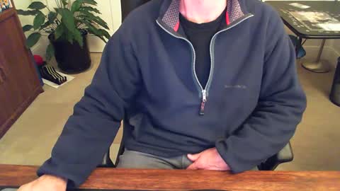 Snapshot of batebro13 chatting on December 12, 2024, 2:11 pm BateBro13 online show from December 12, 2024, 2:11 pm