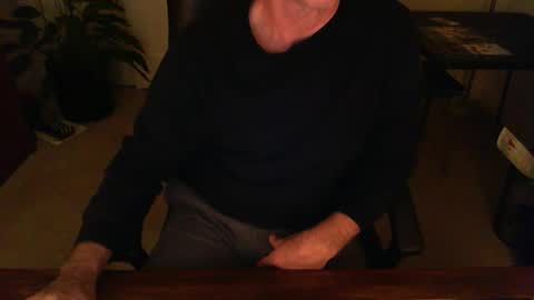 Snapshot of batebro13 chatting on December 16, 2024, 12:49 pm BateBro13 online show from December 16, 2024, 12:49 pm