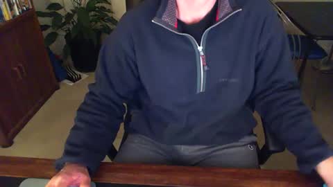 Snapshot of batebro13 chatting on December 22, 2024, 2:38 pm BateBro13 online show from December 22, 2024, 2:38 pm