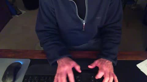 Snapshot of batebro13 chatting on January 8, 2025, 3:28 pm BateBro13 online show from January 8, 2025, 3:28 pm