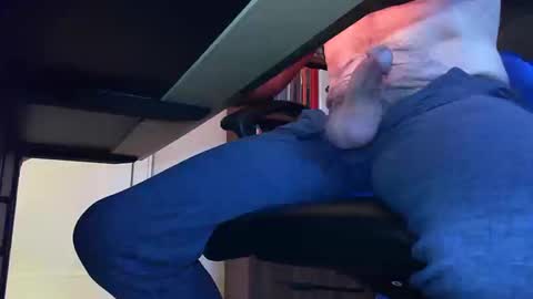 Snapshot of batebro13 chatting on October 13, 2025, 2:28 pm BateBro13 online show from October 13, 2025, 2:28 pm