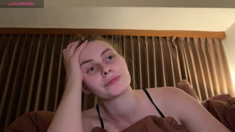 Snapshot of batewithkate chatting on May 14, 2026, 11:28 am Katrin online show from May 14, 2026, 11:28 am