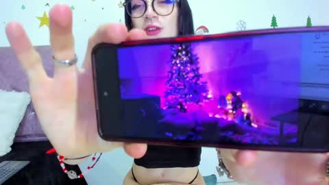 Snapshot of bathory_vamps chatting on December 19, 2024, 8:02 pm online show from December 19, 2024, 8:02 pm