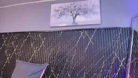    online show from October 12, 2025, 2:54 am