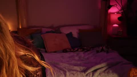 BATTLE BLONDE online show from September 29, 2025, 3:33 am