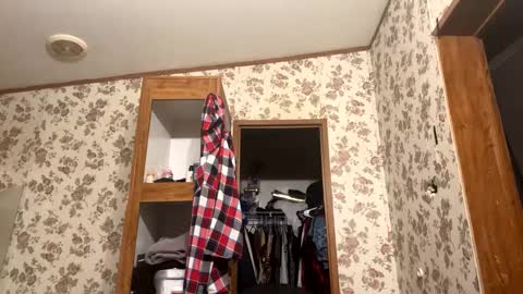 battlewolfxx online show from December 13, 2024, 9:46 am