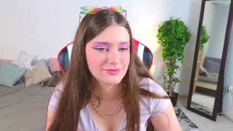 Snapshot of batty_sweetie chatting on July 18, 2026, 7:45 am Jessica online show from July 18, 2026, 7:45 am