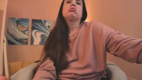 battymoll online show from December 18, 2024, 2:21 am