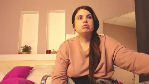 battymoll online show from February 5, 2025, 2:05 pm