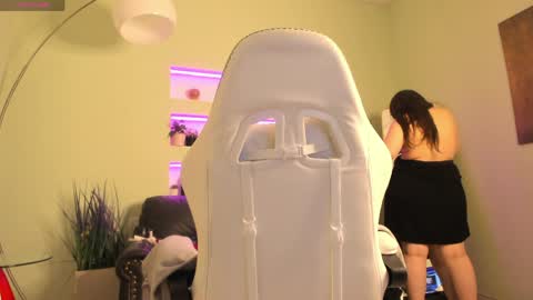 battymoll online show from April 11, 2026, 4:00 pm