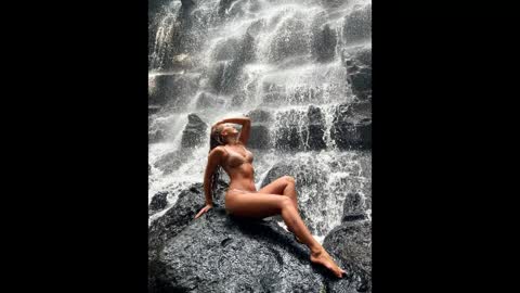 Battyredhair online show from April 7, 2026, 1:22 pm