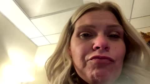 Baylee online show from November 24, 2025, 5:29 am