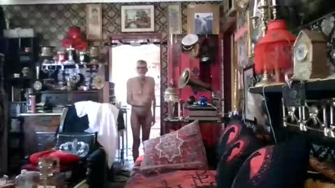 Snapshot of bazzasworld chatting on February 10, 2026, 2:48 am Bazza online show from February 10, 2026, 2:48 am