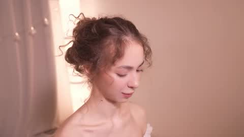  JETT  DENI  online show from December 14, 2025, 9:41 pm