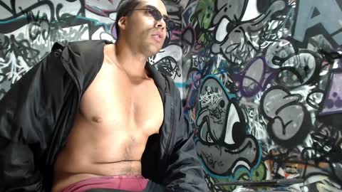 Justin online show from December 1, 2024, 11:04 pm