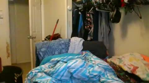 rocker n queen online show from February 4, 2025, 9:41 pm