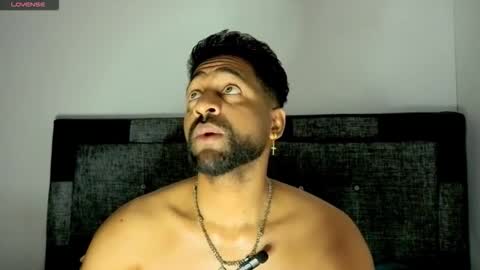 john online show from November 6, 2025, 4:46 am