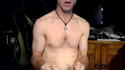 bchillin28 online show from October 22, 2025, 8:25 am