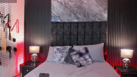 Danna  online show from February 10, 2026, 11:42 pm