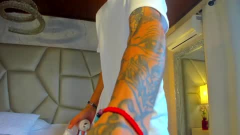 Snapshot of be_curiouss_ chatting on June 9, 2026, 11:22 am Helena Evan online show from June 9, 2026, 11:22 am