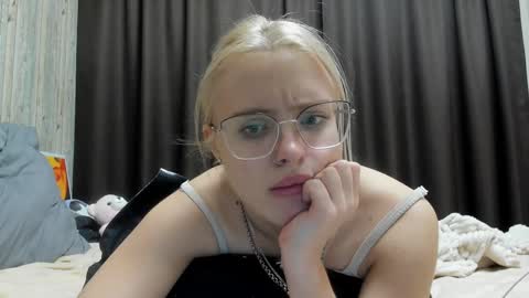 Snapshot of be_daddy chatting on December 7, 2024, 6:04 pm Summer BABY online show from December 7, 2024, 6:04 pm