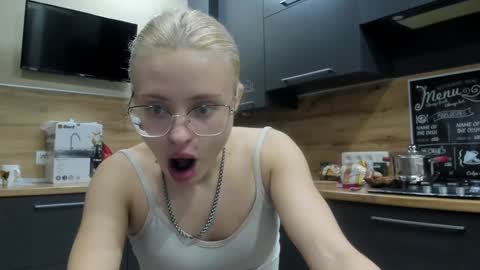 Snapshot of be_daddy chatting on December 9, 2024, 6:46 pm Summer BABY online show from December 9, 2024, 6:46 pm