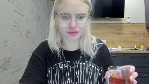 Snapshot of be_daddy chatting on December 15, 2024, 4:59 pm Summer BABY online show from December 15, 2024, 4:59 pm