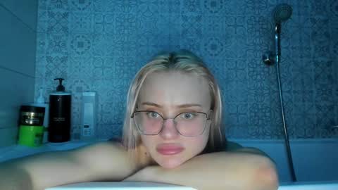 Snapshot of be_daddy chatting on December 22, 2024, 8:03 pm Summer BABY online show from December 22, 2024, 8:03 pm