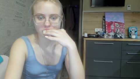 Snapshot of be_daddy chatting on February 28, 2025, 6:31 pm Summer BABY online show from February 28, 2025, 6:31 pm