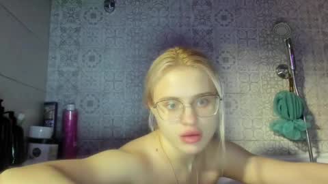 Snapshot of be_daddy chatting on March 12, 2025, 8:10 pm Summer BABY online show from March 12, 2025, 8:10 pm