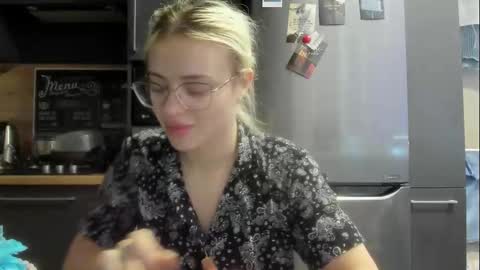 Snapshot of be_daddy chatting on September 16, 2025, 2:40 pm Summer BABY online show from September 16, 2025, 2:40 pm