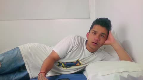 Sara  Juan online show from December 15, 2024, 12:06 pm