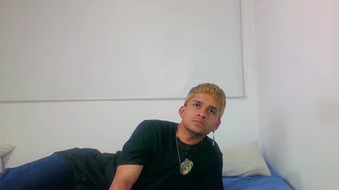 Sara  Juan online show from December 23, 2024, 12:57 am