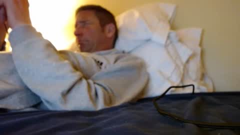 Snapshot of beachbuds chatting on April 11, 2026, 7:56 am beachbuds online show from April 11, 2026, 7:56 am