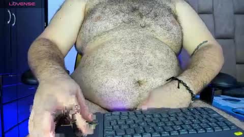 bigbearr online show from April 20, 2026, 4:04 am