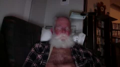 Snapshot of beardbushy chatting on April 21, 2026, 5:25 am beardbushy online show from April 21, 2026, 5:25 am