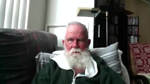 Snapshot of beardbushy chatting on May 13, 2026, 2:36 pm beardbushy online show from May 13, 2026, 2:36 pm