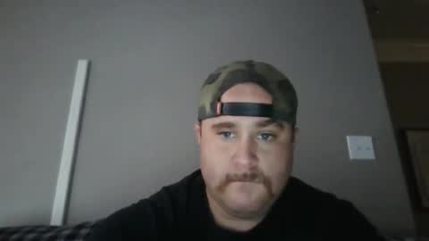 Snapshot of bearded4urpleasure chatting on December 2, 2025, 5:52 pm bearded4urpleasure online show from December 2, 2025, 5:52 pm