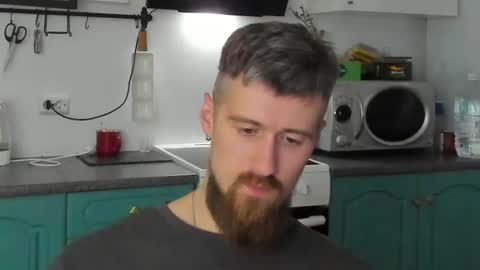 Snapshot of bearded_legend chatting on June 24, 2026, 12:42 am Zeus online show from June 24, 2026, 12:42 am