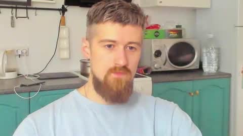 Snapshot of bearded_legend chatting on June 27, 2026, 1:43 am Zeus online show from June 27, 2026, 1:43 am