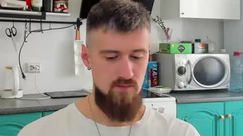 Snapshot of bearded_legend chatting on July 5, 2026, 10:00 am Zeus online show from July 5, 2026, 10:00 am
