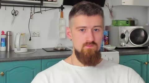 Snapshot of bearded_legend chatting on July 7, 2026, 8:29 am Zeus online show from July 7, 2026, 8:29 am