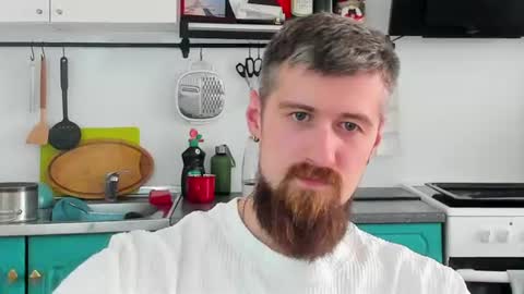 Snapshot of bearded_legend chatting on July 22, 2026, 4:37 am Zeus online show from July 22, 2026, 4:37 am