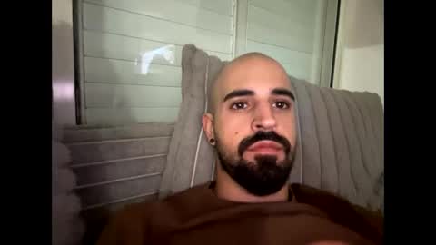 Snapshot of beardedbaldy_09 chatting on October 5, 2025, 4:49 pm Ask me online show from October 5, 2025, 4:49 pm