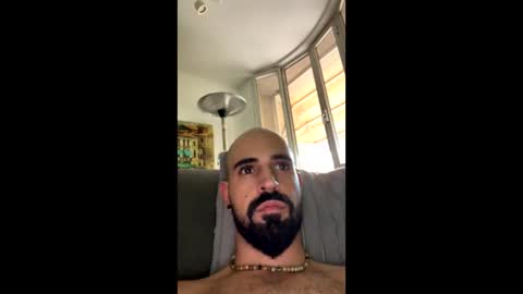 Snapshot of beardedbaldy_09 chatting on October 12, 2025, 2:27 pm Ask me online show from October 12, 2025, 2:27 pm