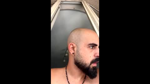 Snapshot of beardedbaldy_09 chatting on October 24, 2025, 9:17 am Ask me online show from October 24, 2025, 9:17 am