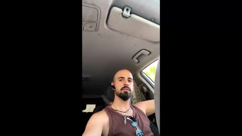 Snapshot of beardedbaldy_09 chatting on November 5, 2025, 8:58 am Ask me online show from November 5, 2025, 8:58 am